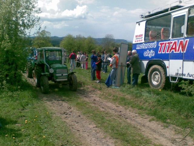 Závody traktůrků, Vyskeř 2008 > obr (10)